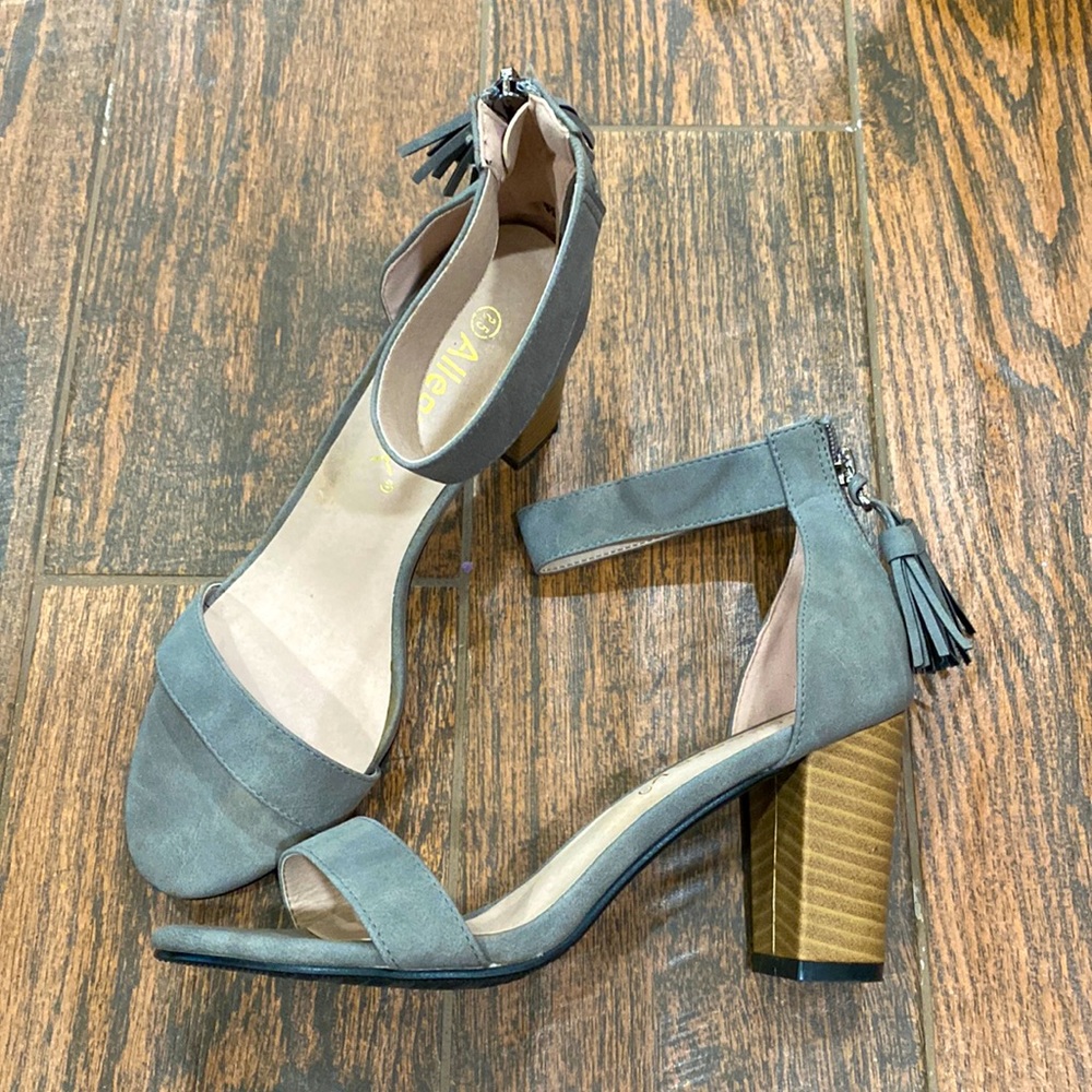 Allegra K grey heels with tassel zippers